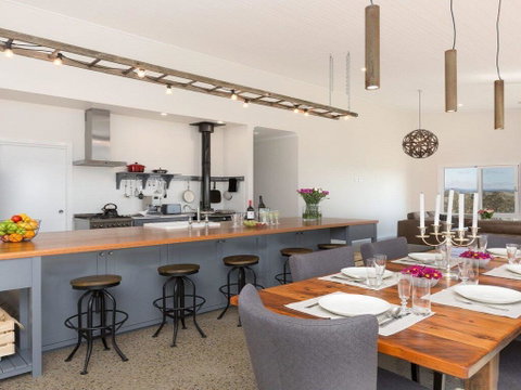 On A Hill - Modern Country Home Near Braidwood - Food Delivery Shop 0