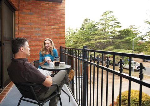 Oxley Court Serviced Apartments - Pet Food Australia 0