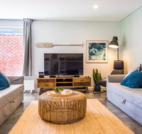Pandanas Apartments 17B - Mollymook Beach - Food Delivery Shop