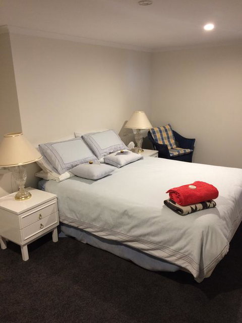 Panorama On Sorell B&B - Food Delivery Shop 3