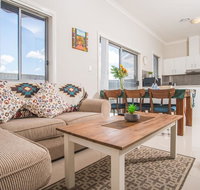 PEACEFUL 2Kingbed RootyHill Townhouse near Station - Food Delivery Shop