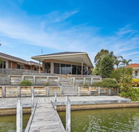 Pelican Brief - relaxing canal frontage - Food Delivery Shop