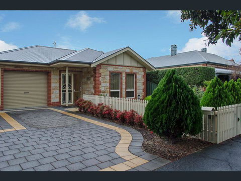 Perfect Location Central Modern Cottage - Free WiFi - Food Delivery Shop 0