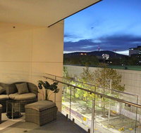 Perfectly Located Modern Apartment - Canberra CBD - Food Delivery Shop