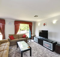 Pet Friendly - Family Holiday Home - Pets Welcome - Food Delivery Shop