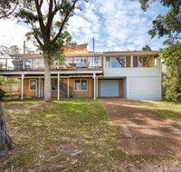 Pet Friendly 4 Bedroom Holiday Home - River Views - Food Delivery Shop
