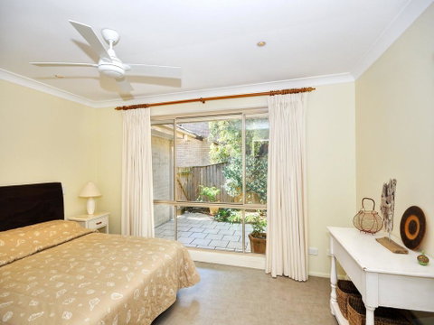 Pet Friendly Beach Home - Food Delivery Shop 3