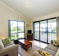 Pet Friendly on Pelican - Close to Myall River - Food Delivery Shop