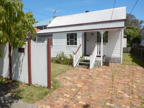 Pine Cottage - Food Delivery Shop 2