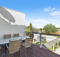 Pomora Townhouse 28a - Food Delivery Shop