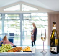 Port Lincoln Foreshore Apartments - Pet Food Australia