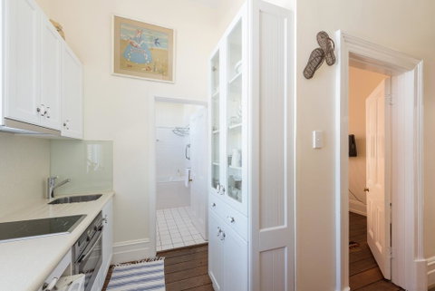 Post Office Apartment - Food Delivery Shop 3