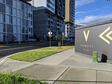 Presidential 3-bed 2-bath, Balcony, With Pool Included - Food Delivery Shop 1