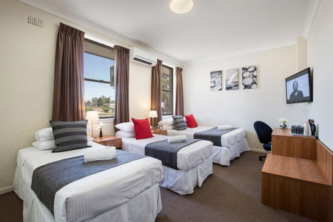 Pritchards Hotel - Food Delivery Shop 2