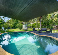 Private Pool Big Backyard Aircon - Paradise - Food Delivery Shop