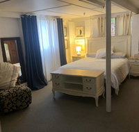 Private room downstairs area - Food Delivery Shop