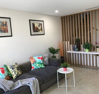 Private Room in Modern Comfortable Home Stay - Food Delivery Shop