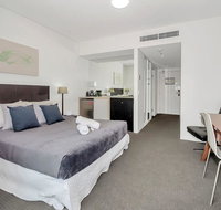 Privately owned Hotel Room by Cairns Marina 222 - Food Delivery Shop