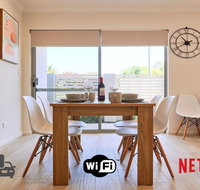 Quiet Garden City Unit - Free WiFi  Parking - Food Delivery Shop
