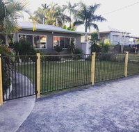 QUIRKY QUEENSLANDER 6 BEDROOM HOME - Food Delivery Shop