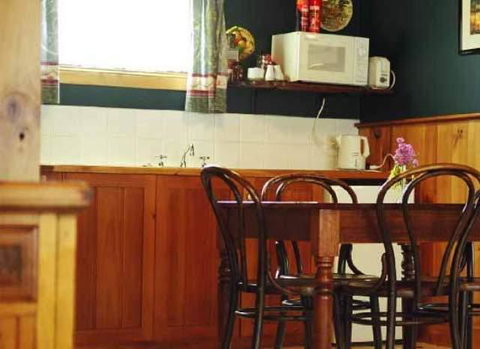 Red Brier Cottage Accommodation - Food Delivery Shop 2