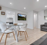 Renovated unit in the heart of Macquarie Park - Food Delivery Shop