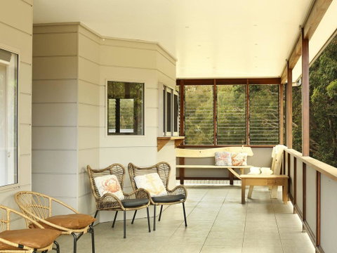 River Breeze 60 Wooli Street Yamba. Linen - Unlimited Wi-Fi Just Listed. - Food Delivery Shop 1