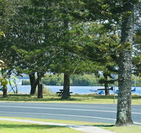 River Breeze 60 Wooli Street Yamba. Linen - Unlimited Wi-Fi Just listed. - Food Delivery Shop