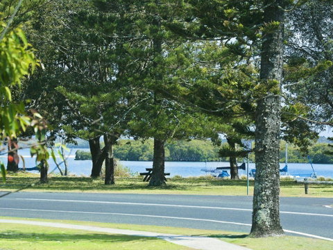 River Breeze 60 Wooli Street Yamba. Linen - Unlimited Wi-Fi Just Listed. - Food Delivery Shop 0
