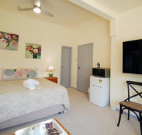 Riverview Boutique Motel - Food Delivery Shop