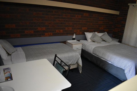 Riviana Motel - Food Delivery Shop 2