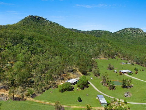 Rosa Estate In Broke - Two 3br House In Walking Distance To Cellar Doors - Food Delivery Shop 2