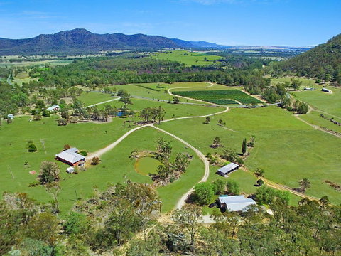 Rosa House In Broke, 4br House In Walking Distance To Cellar Doors - Food Delivery Shop 1