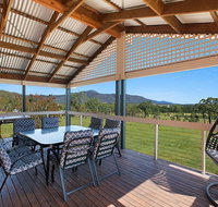 Rosamund House in Broke 4br House in walking distance to Cellar Doors - Food Delivery Shop