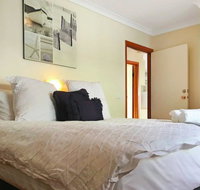 Rye 3 Great Location Shops Beach FREE Wine Wifi and Netflix - Food Delivery Shop
