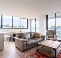 Sanctuary Resort-Style on the Banks of the Yarra - Food Delivery Shop