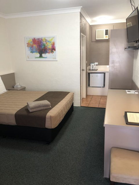 Sapphire City Motor Inn - Food Delivery Shop 2