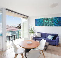Sea Views Bondi Beach - Food Delivery Shop