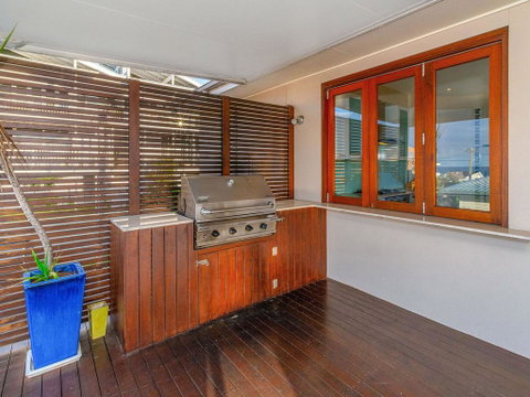Seagrass 1/3 Great Holiday Destination. - Food Delivery Shop 1
