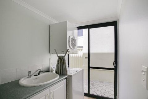 Seahaven By Rockingham Apartments - Food Delivery Shop 1