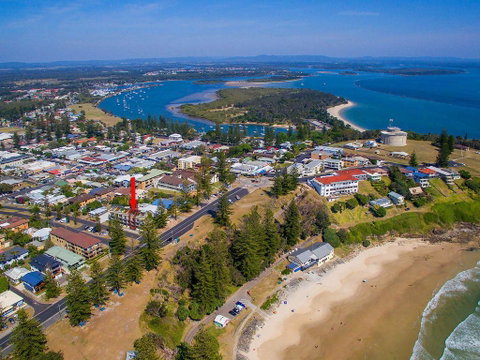 Seaspray 3 - Straight Across The Road From Main Beach Yamba - Food Delivery Shop 1