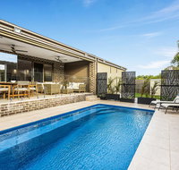 Serenity on Seaview Boutique retreat with pool by the beach - Food Delivery Shop