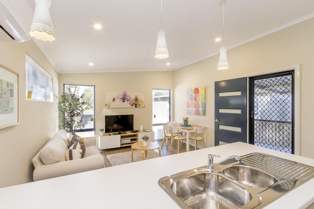 Serpentine WA Food Delivery Shop