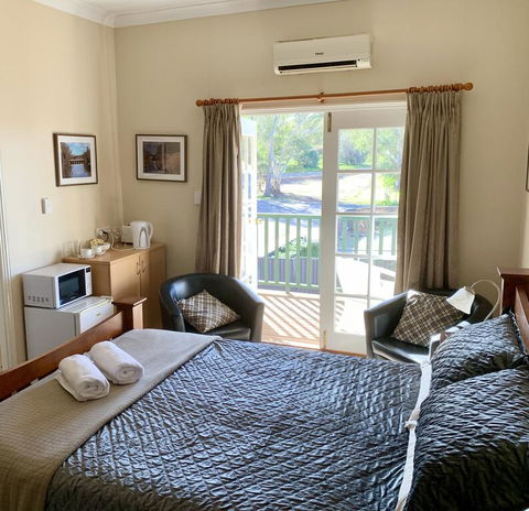 Settlers Hotel York - Food Delivery Shop 1