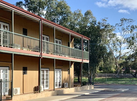 Settlers Hotel York - Food Delivery Shop 3
