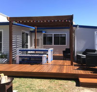 Shellharbour Beach Cottage - walk onto Patrolled beach with flags in summer - Food Delivery Shop