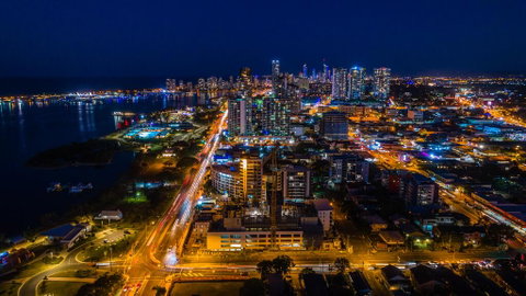 Sky Broadwater Apartments - Food Delivery Shop 3