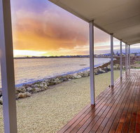 Smart Beach House  Pelican Point - Food Delivery Shop