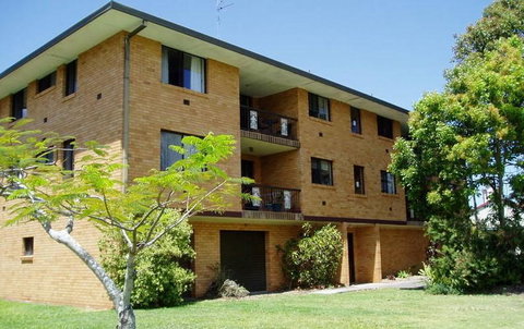 Spacious 2 Bedroom Beach Side Apartment - Close To Shopping Centre With Coles, Health Food Shop, Sushi, Pizza, Cafes, Hairdresse - Food Delivery Shop 1