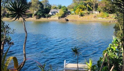 Spacious 2 Bedroom Beach Side Apartment - Close To Shopping Centre With Coles, Health Food Shop, Sushi, Pizza, Cafes, Hairdresse - Food Delivery Shop 0